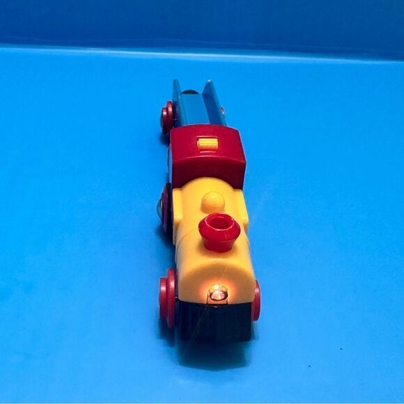 BRÍO MOTORISED Train set of 2 - Picture 2 of 6